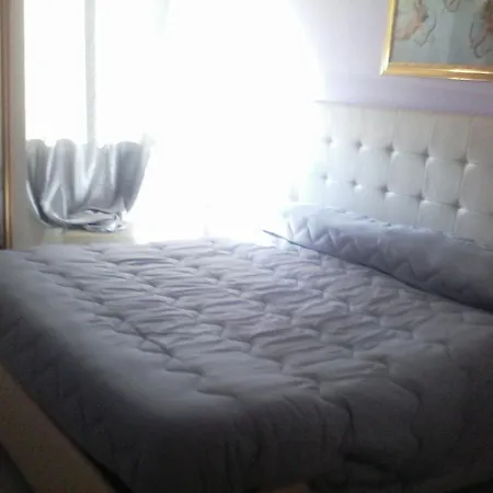 Blu Angels Guest house *